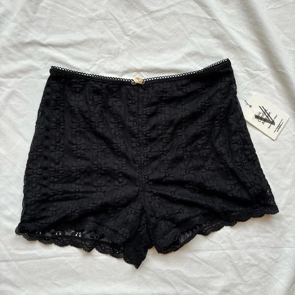 new with tags macy’s black floral lace micro mini shorts